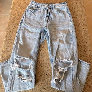 American Eagle Ripped Mom Straight Jeans